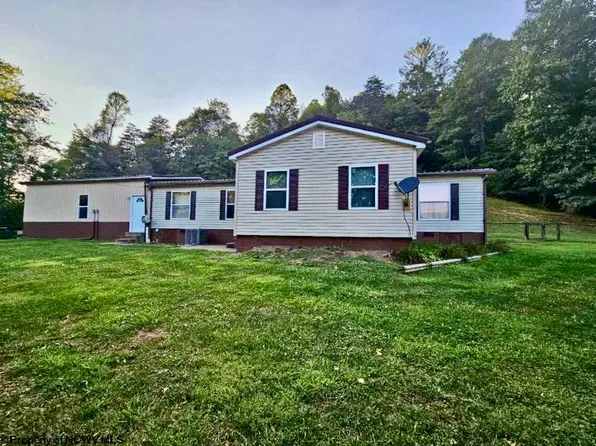 1069 Rinehart Rd, Wallace, WV 26448