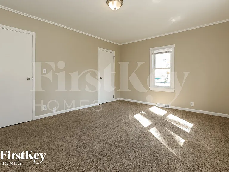 14 E Willow Dr — Photo 9