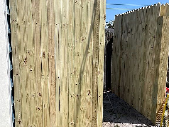 3rd image of 300 Lime Dr