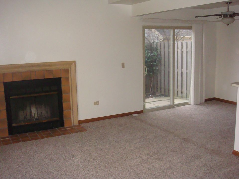 1st image of 1044 N Knollwood Dr