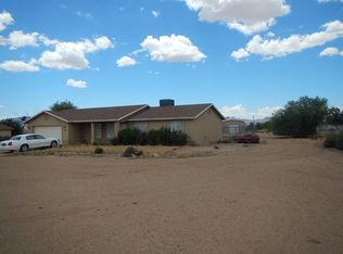 825 S San Pedro Rd, Golden Valley, AZ 86413