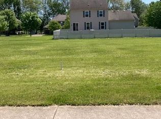 1445 Blume Dr, Elgin, IL 60124