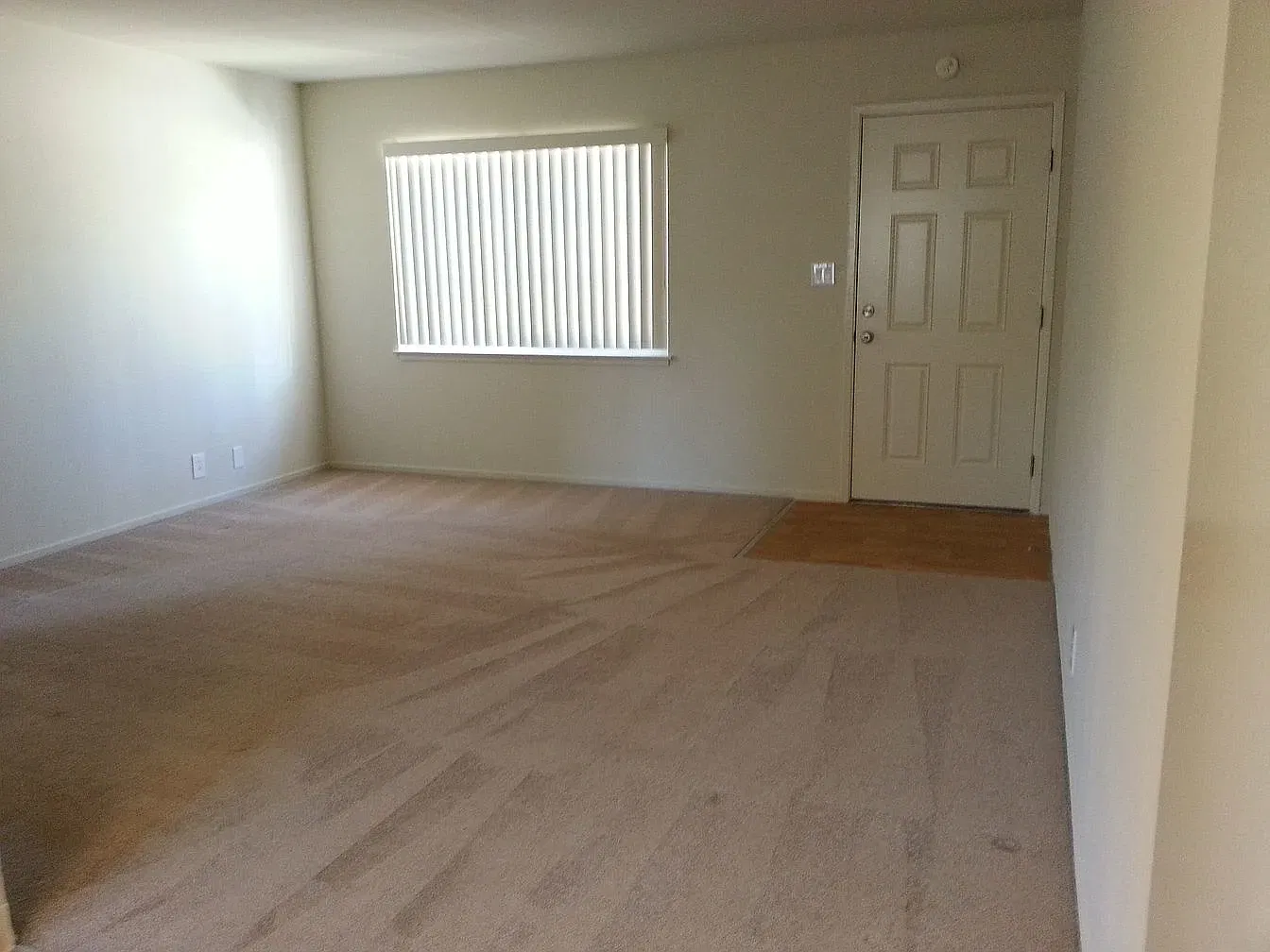 2 bed, 728 sqft, $30,195 — Photo 3