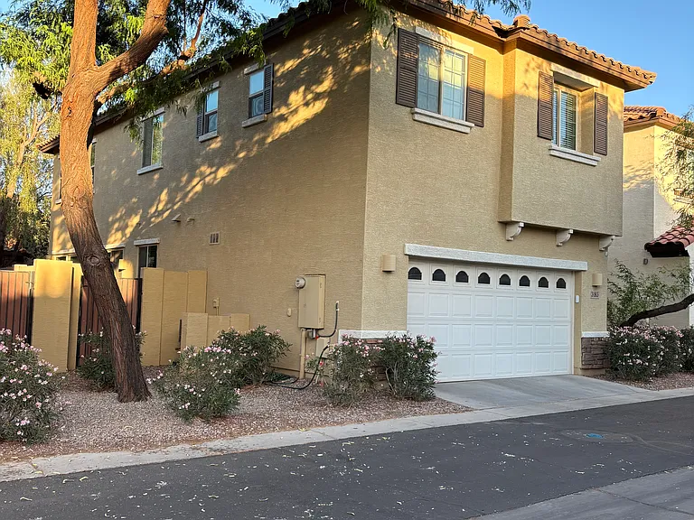 3183 S Magnolia Ln — Photo 2