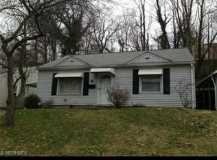 98 Robinwood Blvd, Akron, OH 44312
