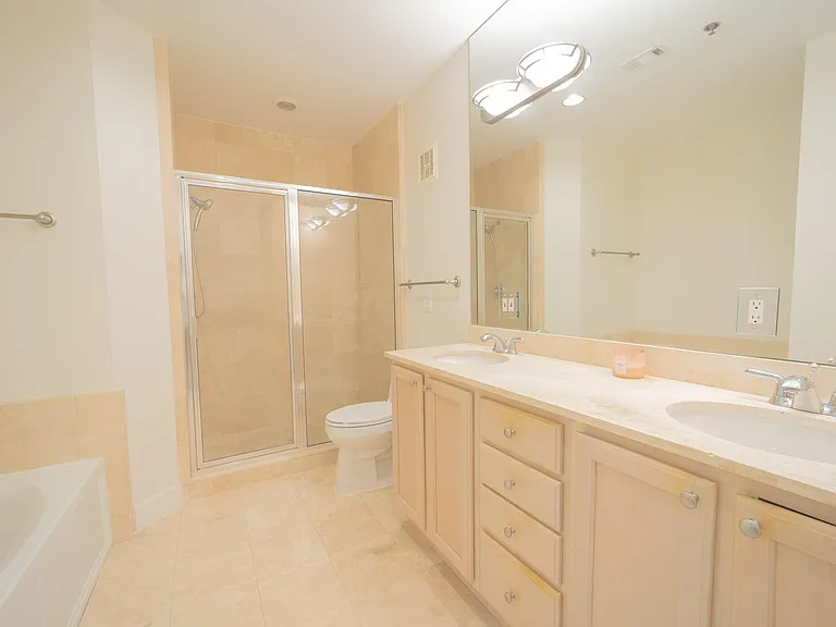 2520 Robinhood St #505 — Photo 32