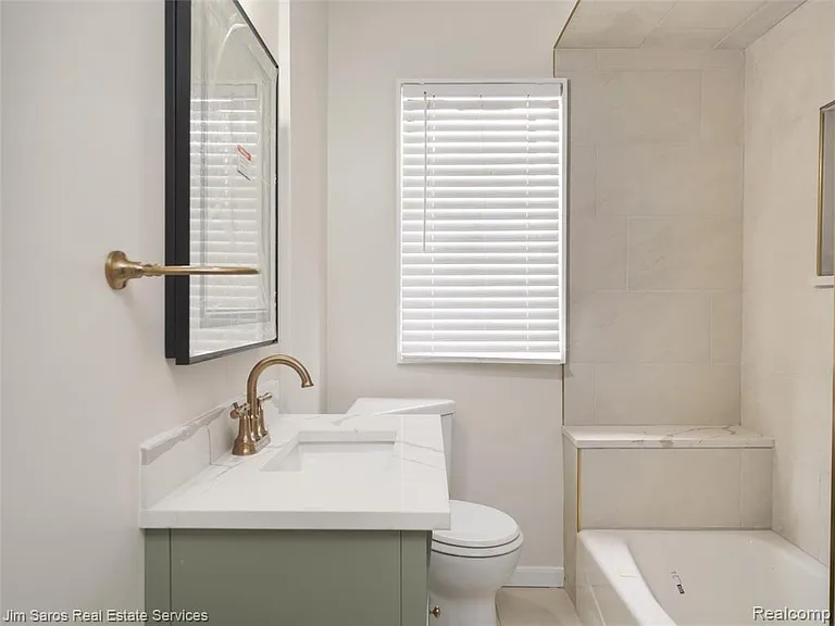 1100 Beaconsfield Ave #1100 — Photo 14