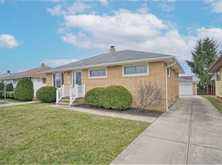 15712 Rowena Ave, Maple Heights, OH 44137