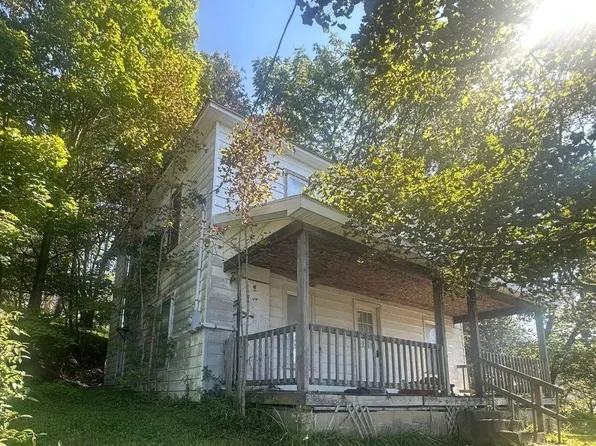 102 W High St, Terra Alta, WV 26764