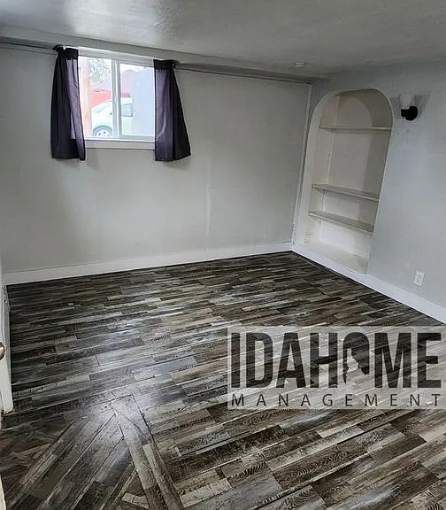 628 W Custer St — Photo 3