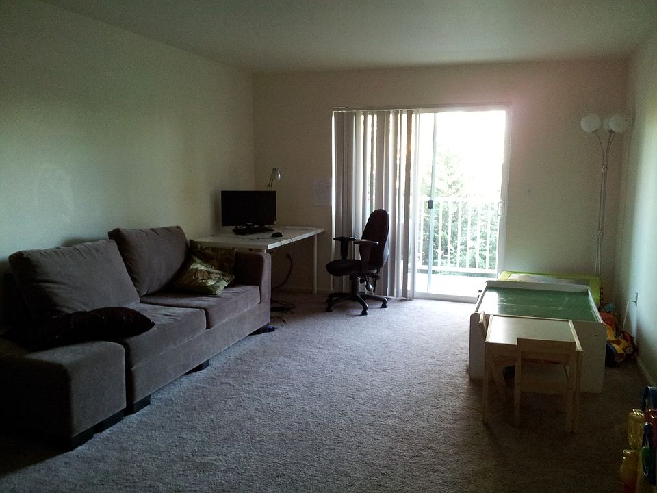 1st image of 12000 15th Ave NE APT 303