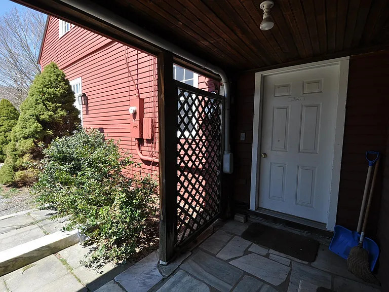 7190 Main St — Photo 5