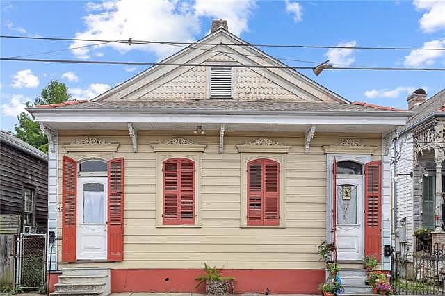 1st image of 4218 Burgundy St