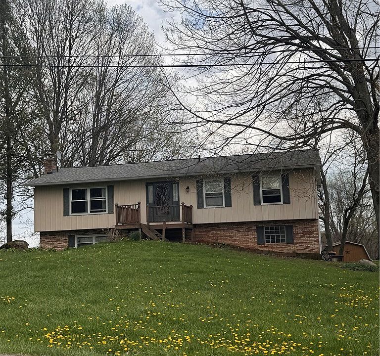 2nd image of 8844 Lost Trail Ave NE