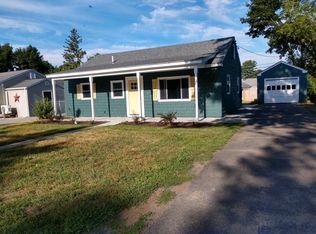 25 Cottage Hill Rd, Queensbury, NY 12804