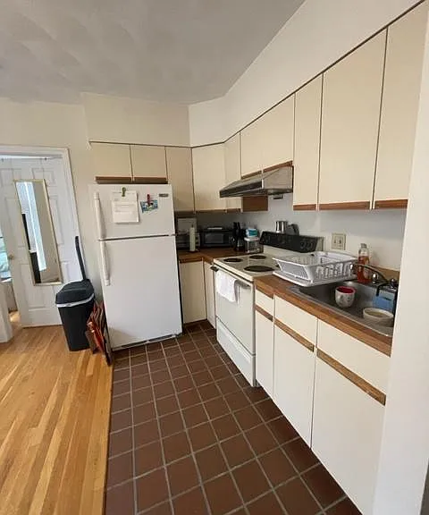 79 Essex St #76 — Photo 4