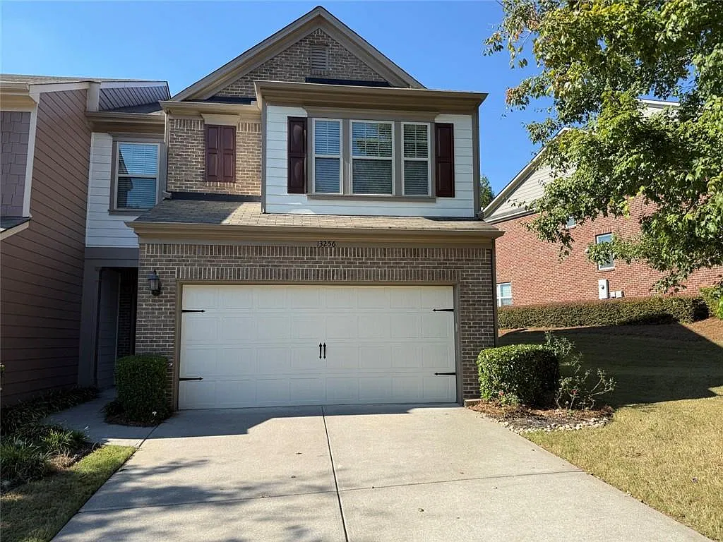 3 bed, 2.5 bath, 1884 sqft, $2,600 — Photo 1