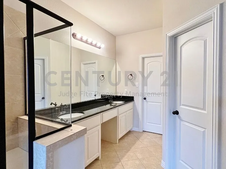 2500 Rockbrook Dr #40 — Photo 15