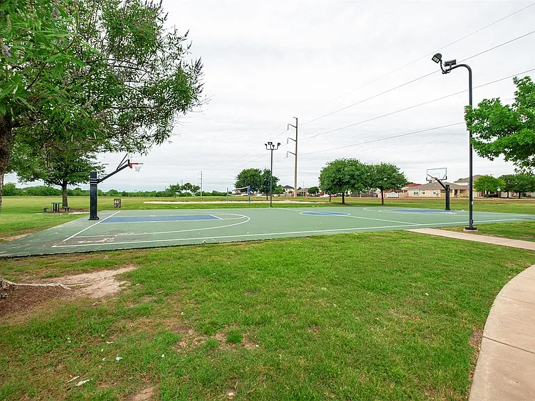 12401 Franklin D Roosevelt St — Photo 36