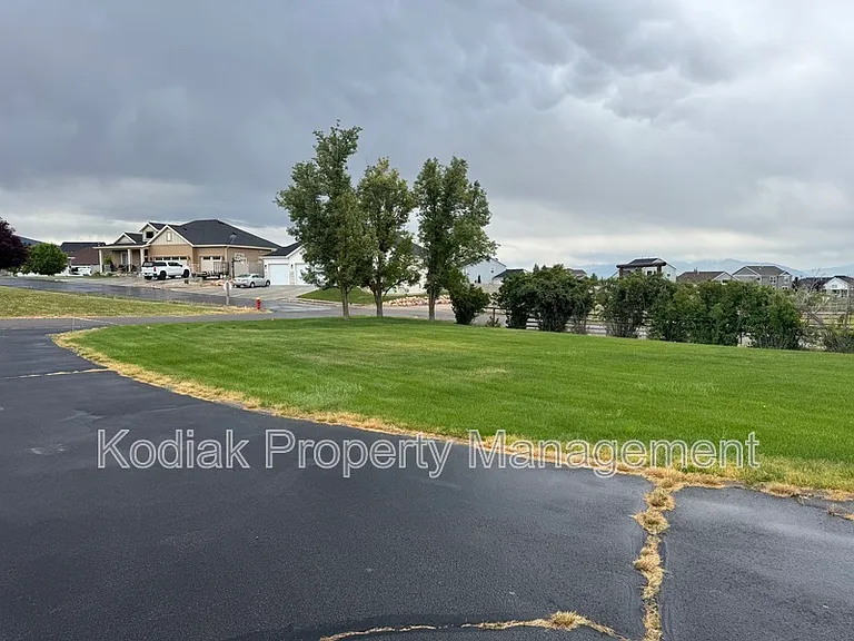 1673 E Webb Way — Photo 22