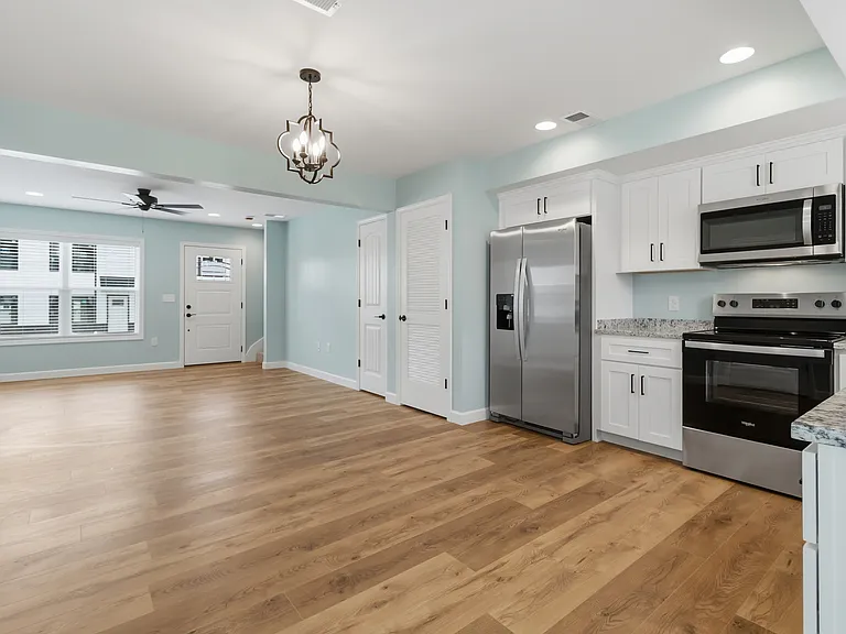 250 Meadow Dr #2 — Photo 8