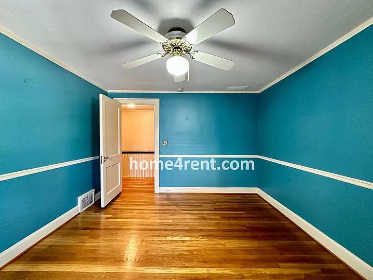 211 W 66th St — Photo 31
