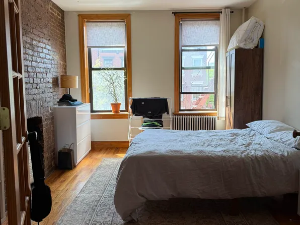 970 Manhattan Avenue image 1 of 9