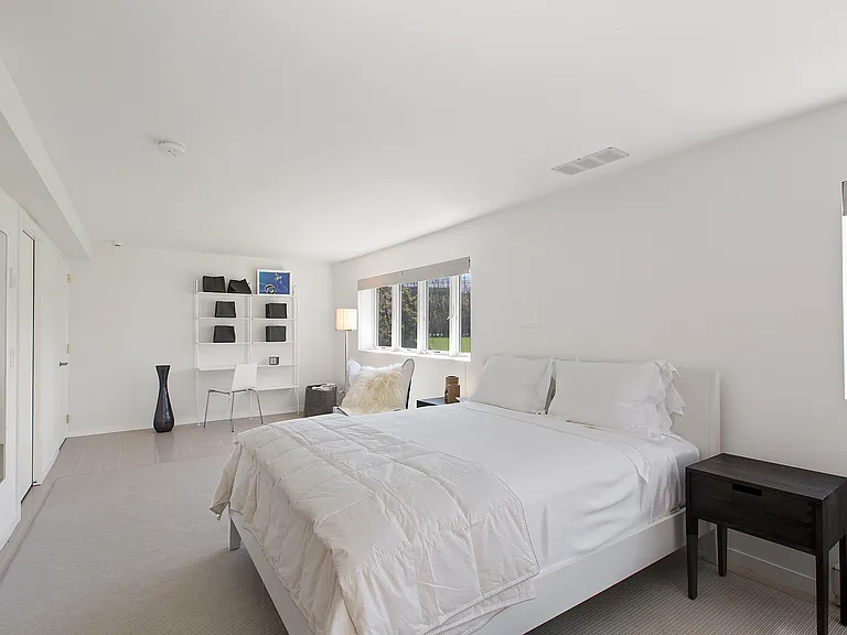 400 Jobs Ln — Photo 13