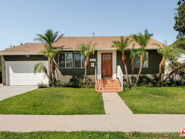 17623 Bromley St, Encino, CA 91316