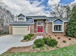 200 Manor Ridge Dr, Matthews, NC 28105