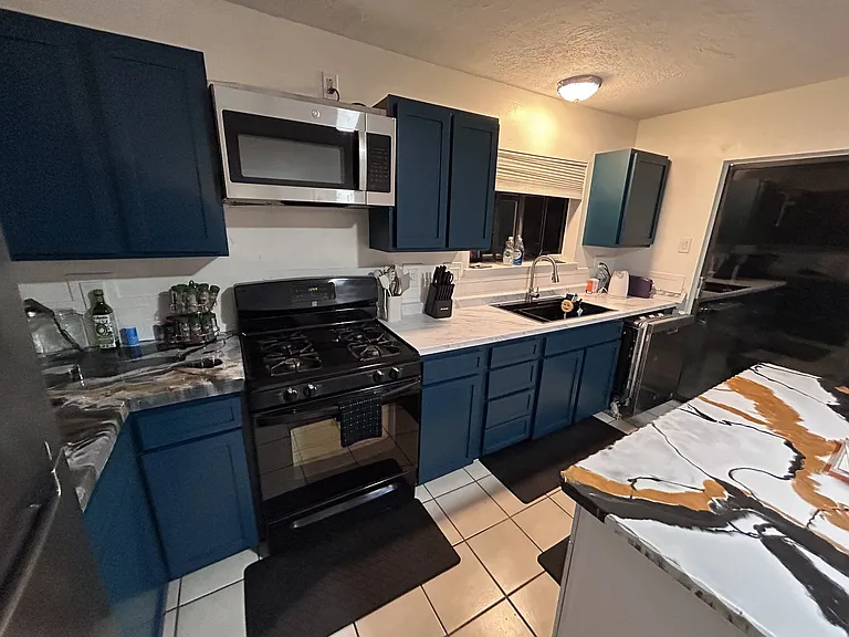 1202 Morning Dr — Photo 7