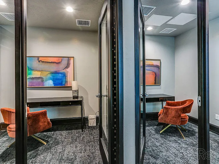 SevenO2 Main Apartments — Photo 14