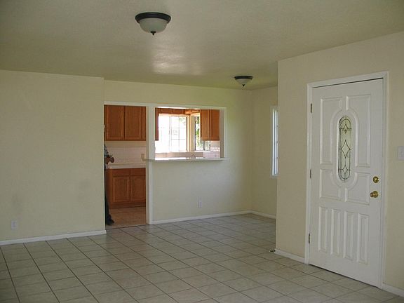 4th image of 1424 S Greenwood Ave