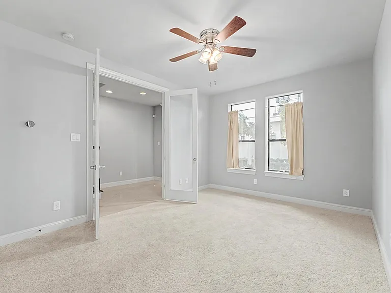 634 Nagle St — Photo 27