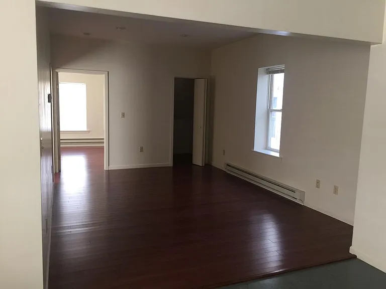 135 S Thomas Ave #1 — Photo 3
