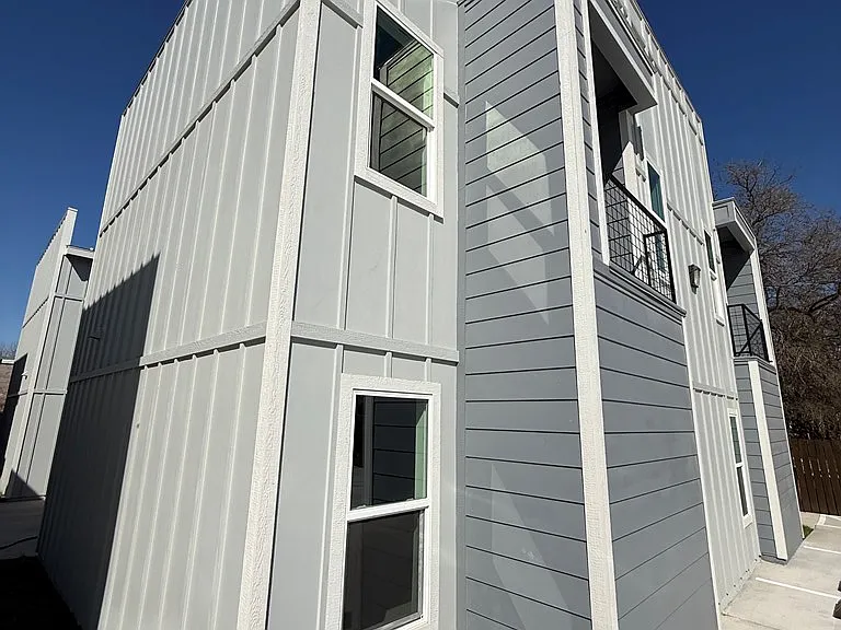 475 Jefferson St — Photo 2