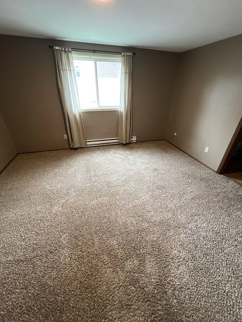 Kiwanis Park Apartments — Photo 4