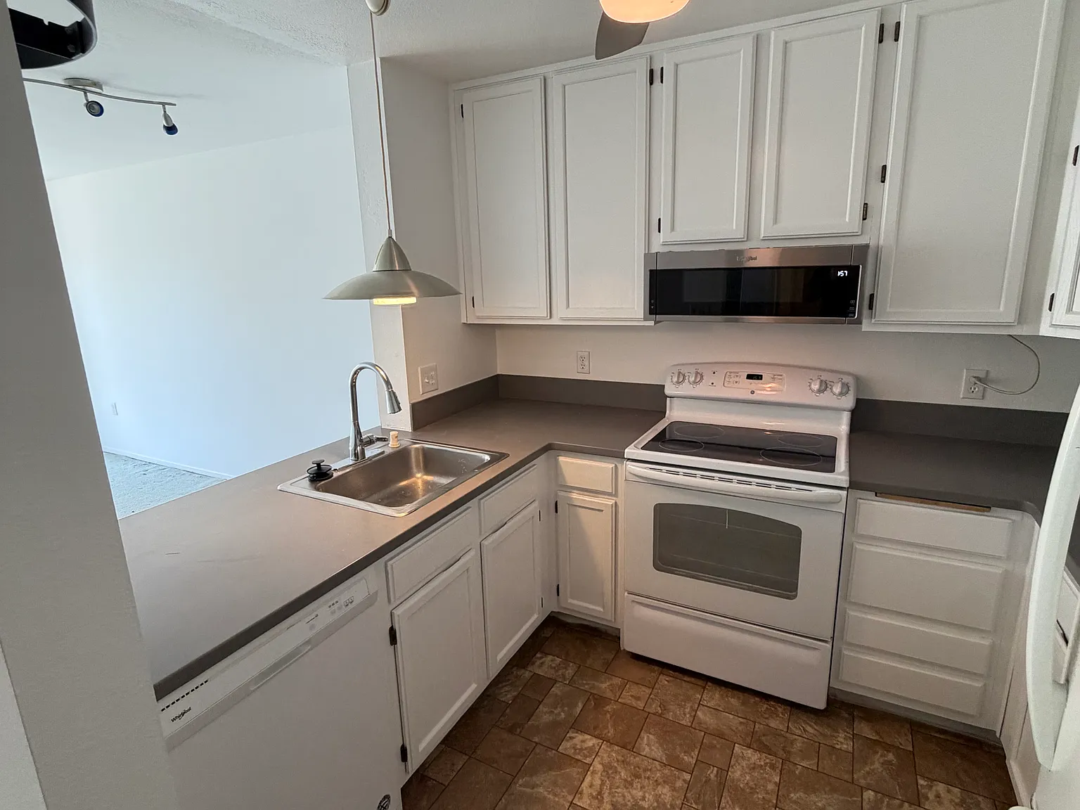 1 bed, 602 sqft, $3,500 — Photo 4