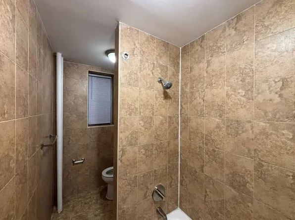 65 Stuyvesant Avenue image 4 of 9