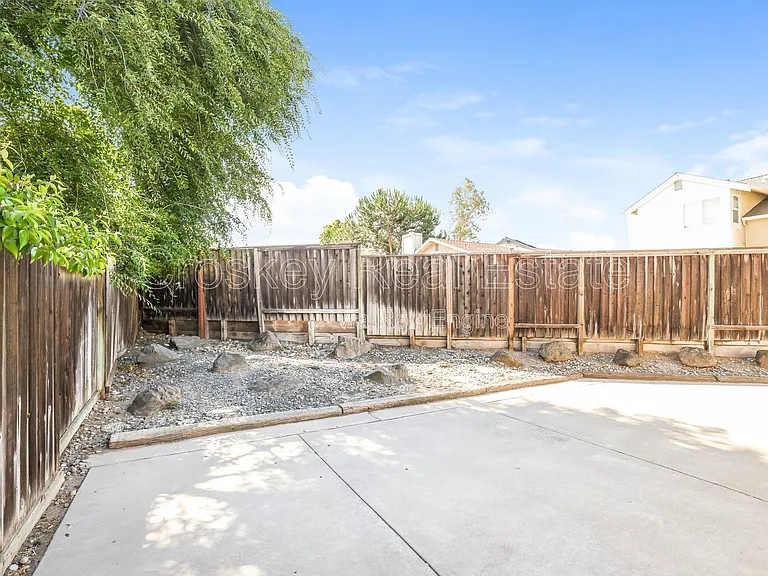 357 Hazelnut Ln — Photo 13