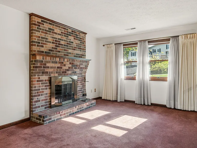 1721 Plank Dr — Photo 12
