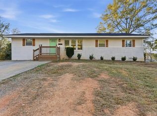 121 Ripley Ave, Adairsville, GA 30103