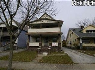 12915 Oakfield Ave, Cleveland, OH