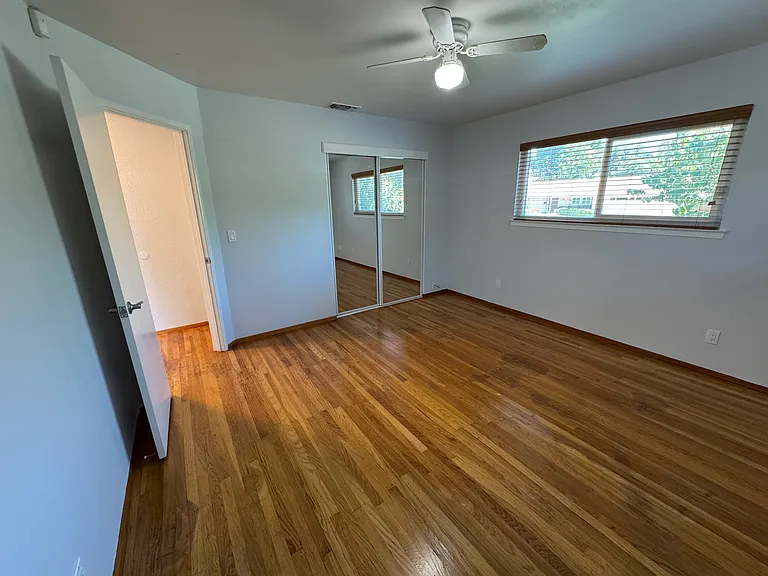 4501 Pasadena Ave — Photo 4