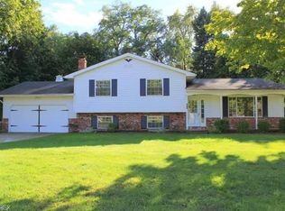 576 Riverside Dr, Painesville, OH 44077