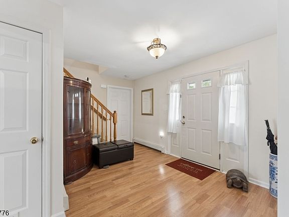 2nd image of 84 Beech St