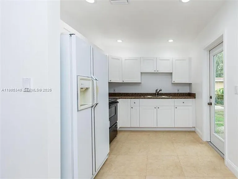 6300 NW 41st St — Photo 12