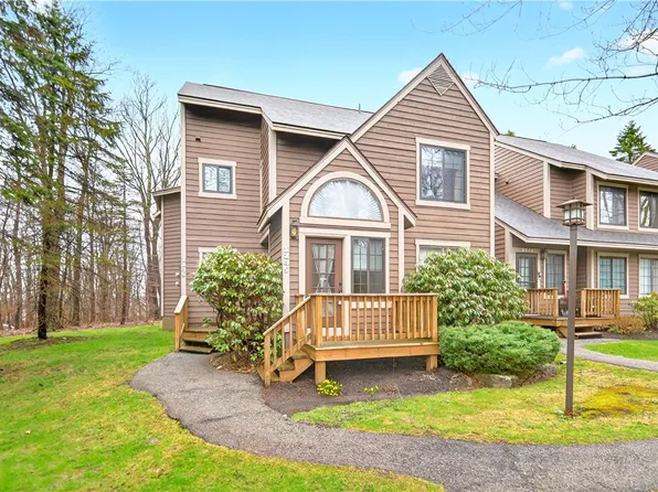 1245 Tanyard Ln, Hidden Valley, PA 15502