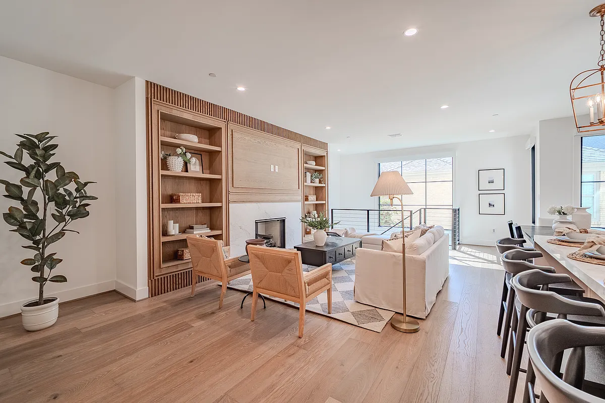 Building Photo - 4114 Emerson Ave #2