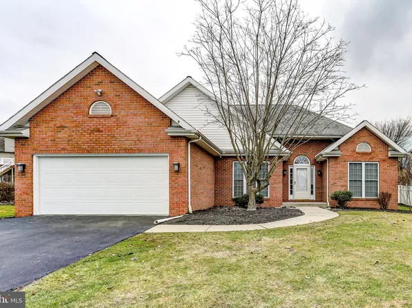 1015 Huntington Ln, Elizabethtown, PA 17022